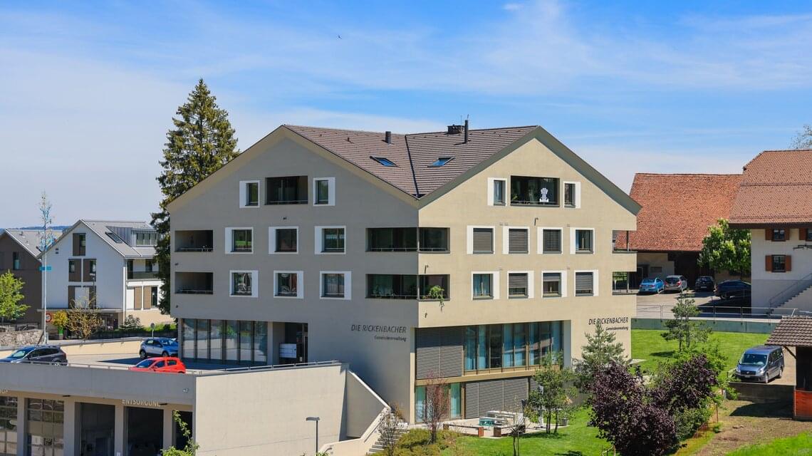 Einstellhallenplatz zu vermieten